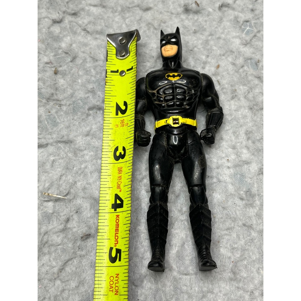 Vintage Batman Action Figure 1989 DC Comics Black Suit Yellow Belt 5 Inch Toy - Picture 3 of 4